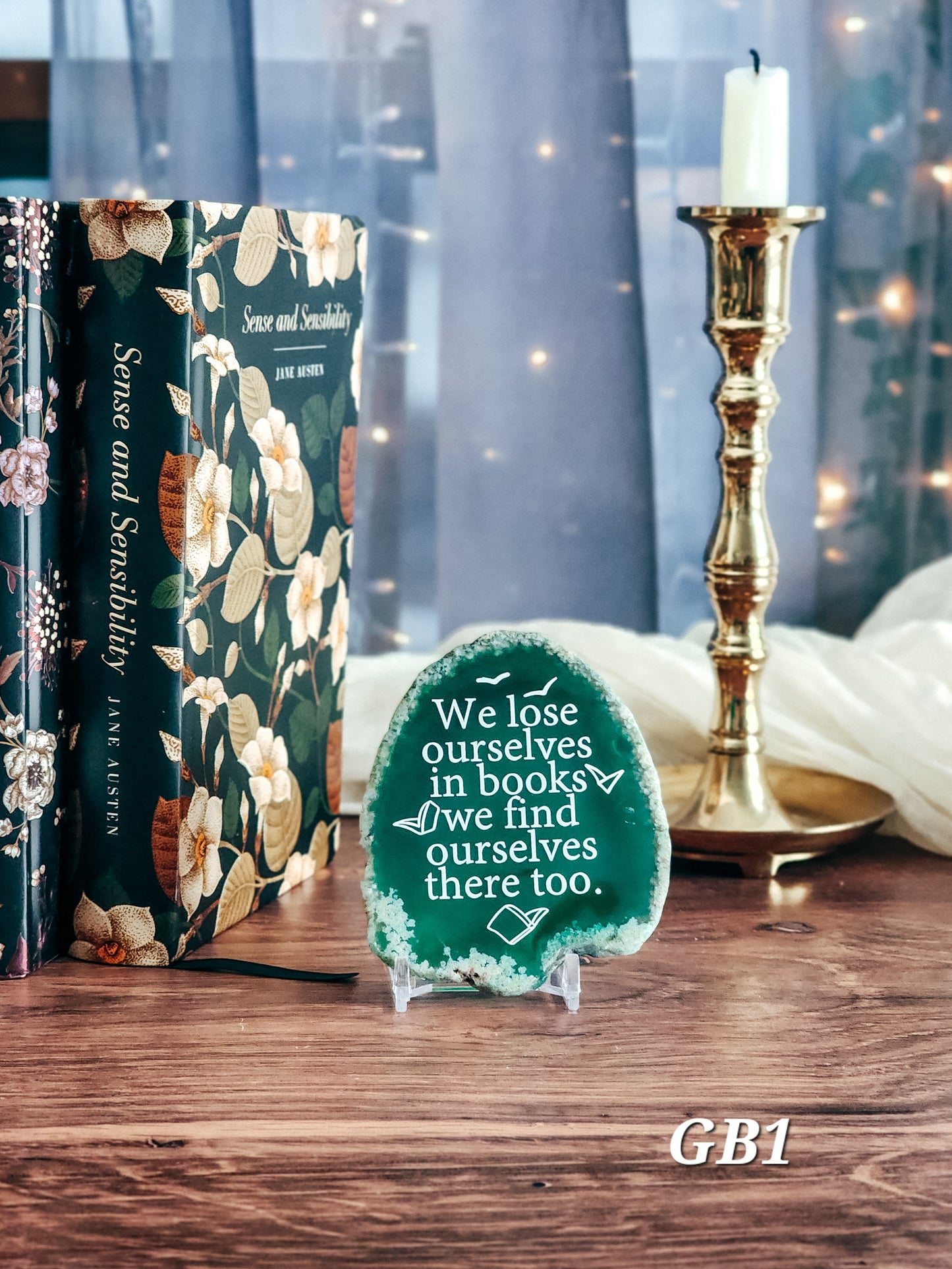 " We lose ourselves in books. " | Green Agate slice shelf sitter | Multiple colors available