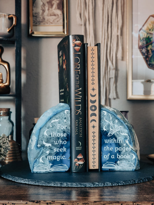 " For those who seek magic " | Lore of the wilds agate Bookends